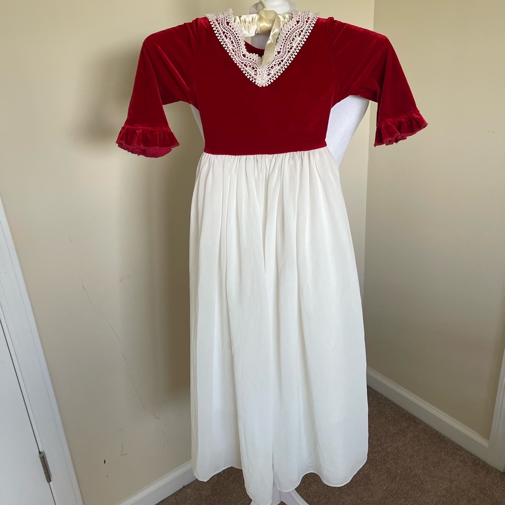 Girl August Girl’s Holiday Christmas Velvet Lace & Chiffon Dress size 5 EUC - Picture 3 of 7